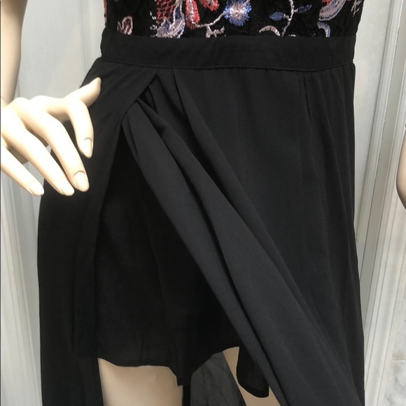 EMBELLISHED BLACK FLORAL MAXI - Picture 8 of 8